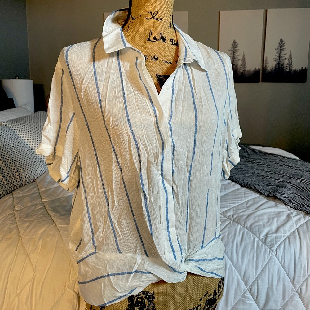 Stylish blue stripe top